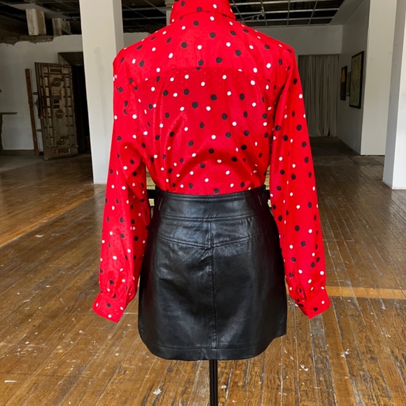 Red black-and-white silky button-down 90's top. - Picture 5 of 11
